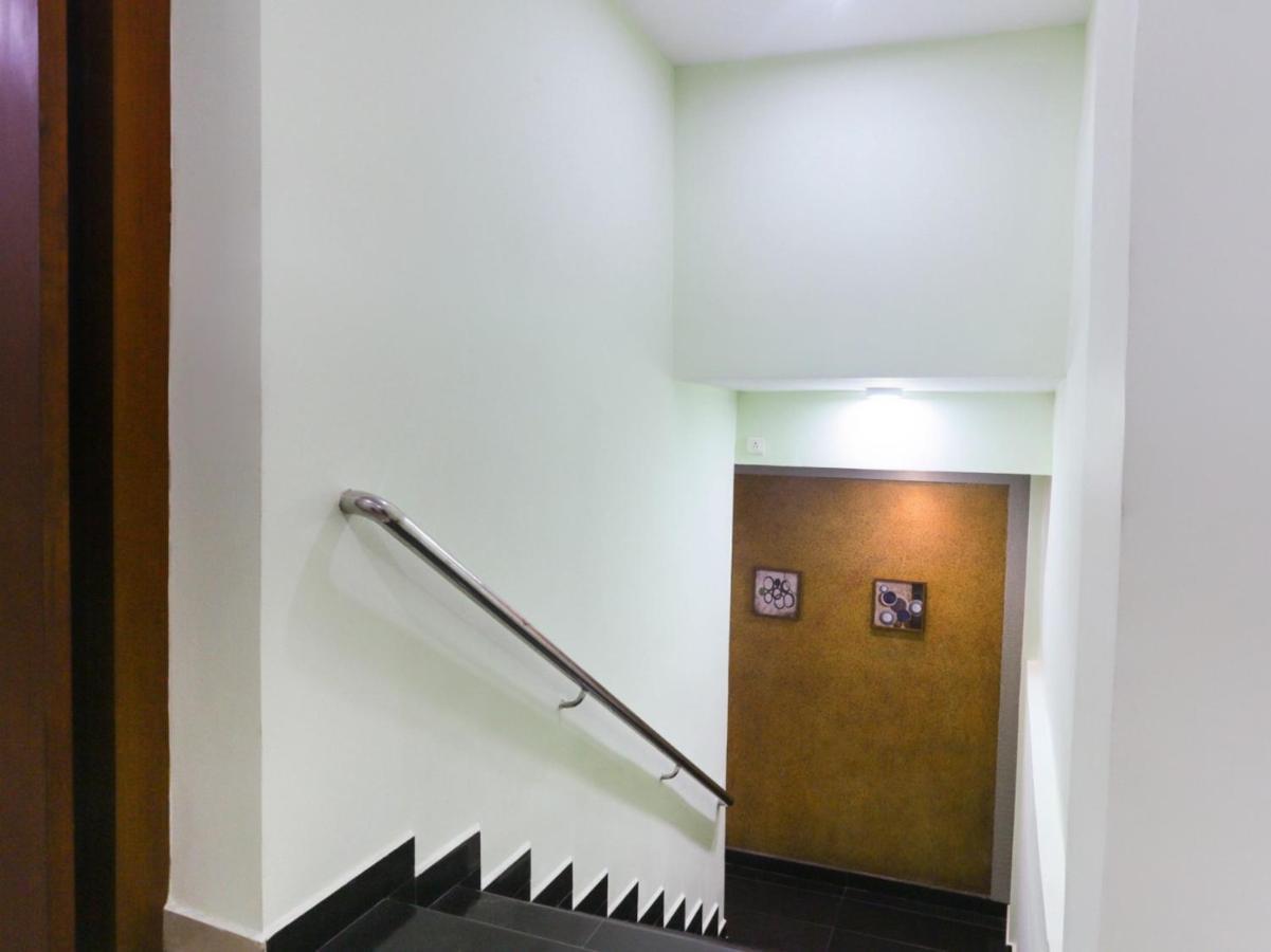 Wadakkanchery Hotel Newcastle מראה חיצוני תמונה